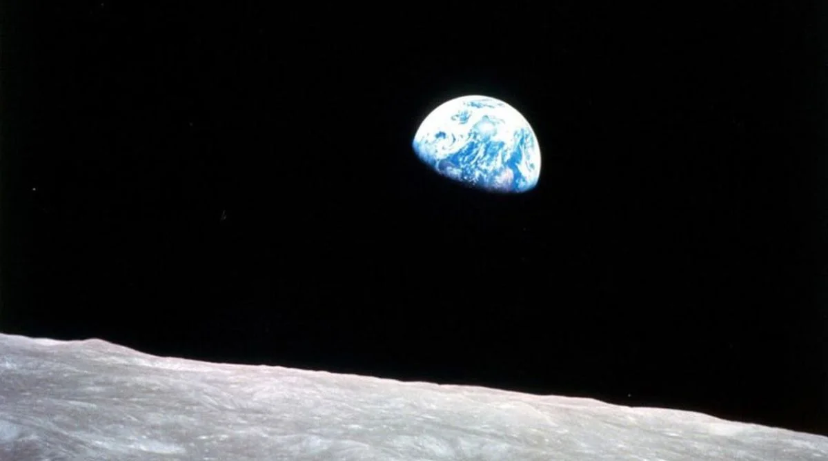 El Planeta Tierra visto desde la luna